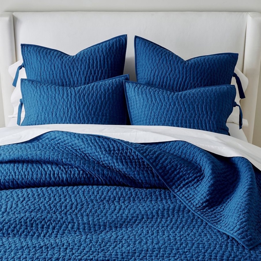 Pottery Barn  Pick-Stitch Handcrafted Cotton/Linen Quilt, Full/Queen, Capri Blue
